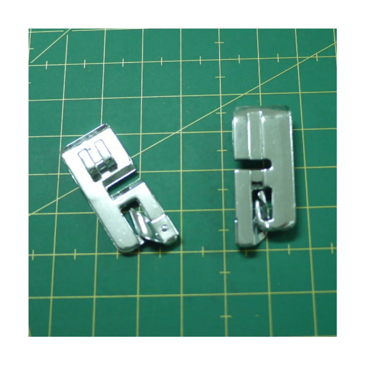 5012-1 PRESSER FOOT1/8IN HEMMER FOOT 3MM SLANT SHANK MADE IN TAIWAN HOUSEHOLD DOMESTIC SEWING MACHINE SPARE PARTS FOR SINGER