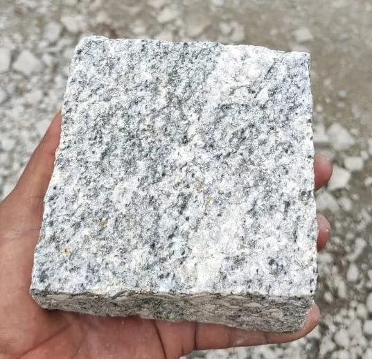 Индийские серые гранитные плитки Натуральная поверхность кубические камни палубки патио дорожка парковочные оптовая продажа брусчатые
