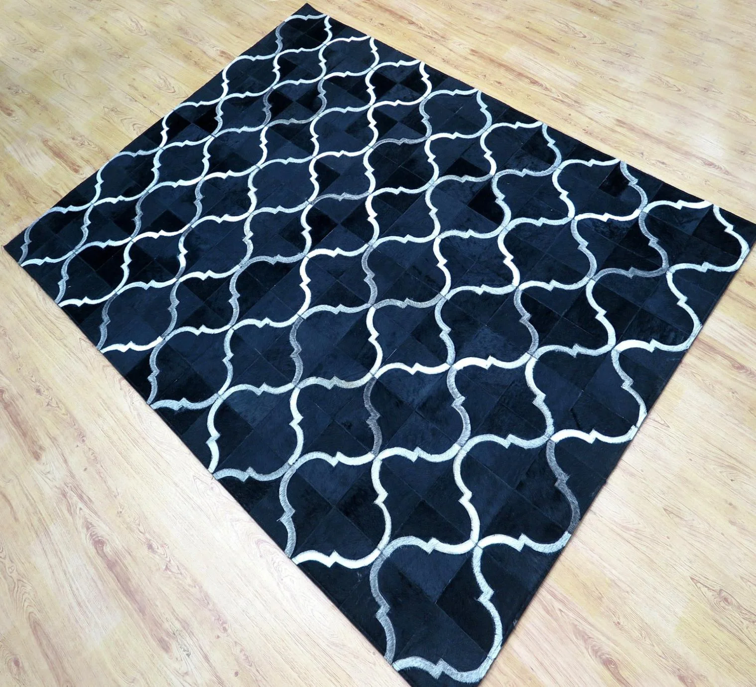 Various Style Abstract Leather Carpets Natural Area Rugs Hair on Leather Carpets Manufacturer Exporter In India