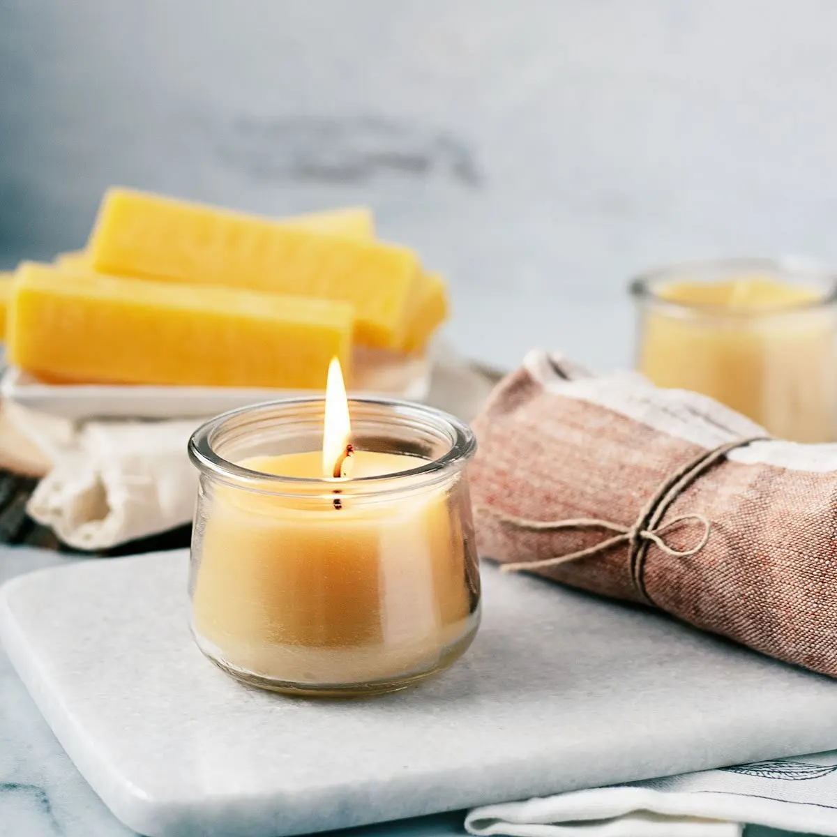 Beeswax Hydrocarbon below 18% 100% natural & Pure Candle Cosmetic Slab Yellow For Sale
