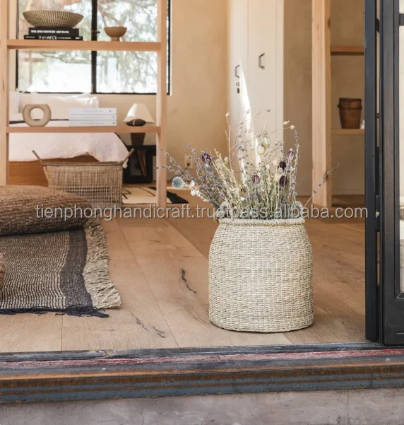 Vietnam wholesale hand woven bolga woven seagrass storage basket with handle new design 2022