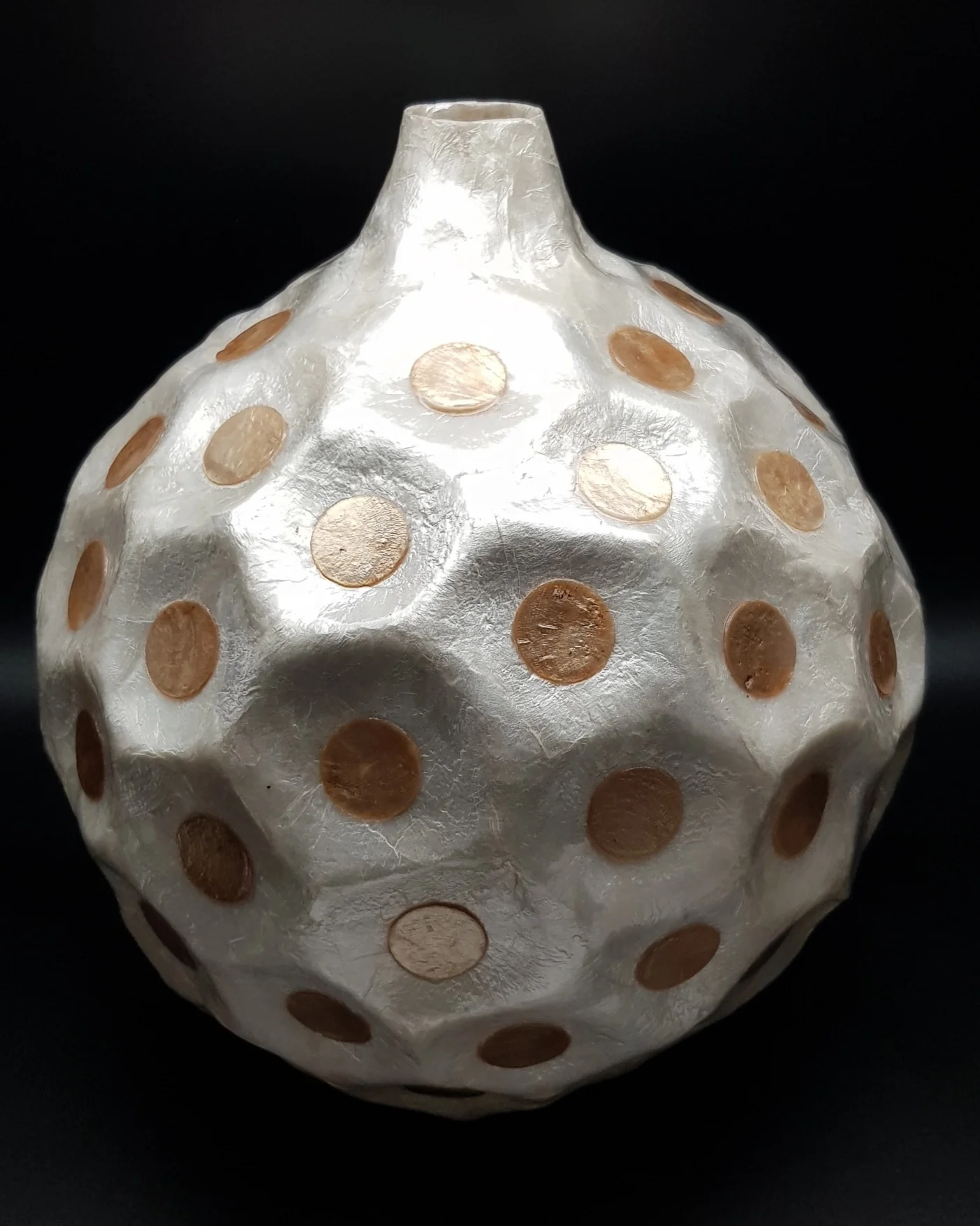 Trending Luxury Handicraft Capiz Shell Vase Unique Home Decor with Resin Material Floral Pattern and Flower Pot