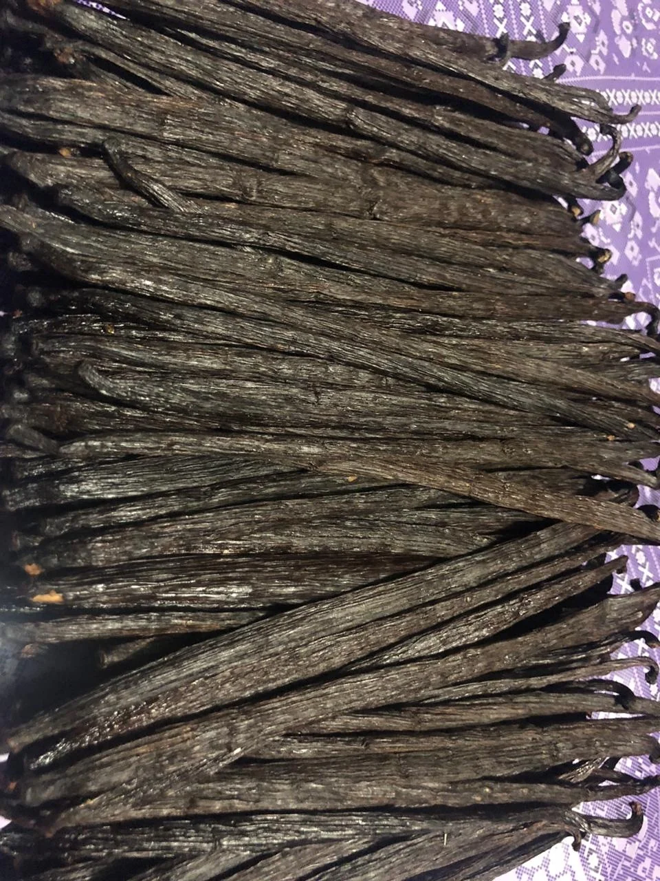 RENDAH TAHITENSIS GRADE-2 14-15.9 CM VANILLA BEANS for EXTRACTION Premium Quality Indonesian Papua Hot Selling with Best Price