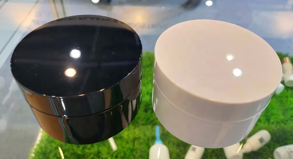 Круглая пустая баночка для крема из полипропилена 50 мл с двойной стенкой и крышкой АБС закручивающейся (PB50)