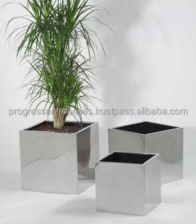 Wholesale price New Style Garden Decoration Tools Metal Flower Pot Holder For Balcony made in India