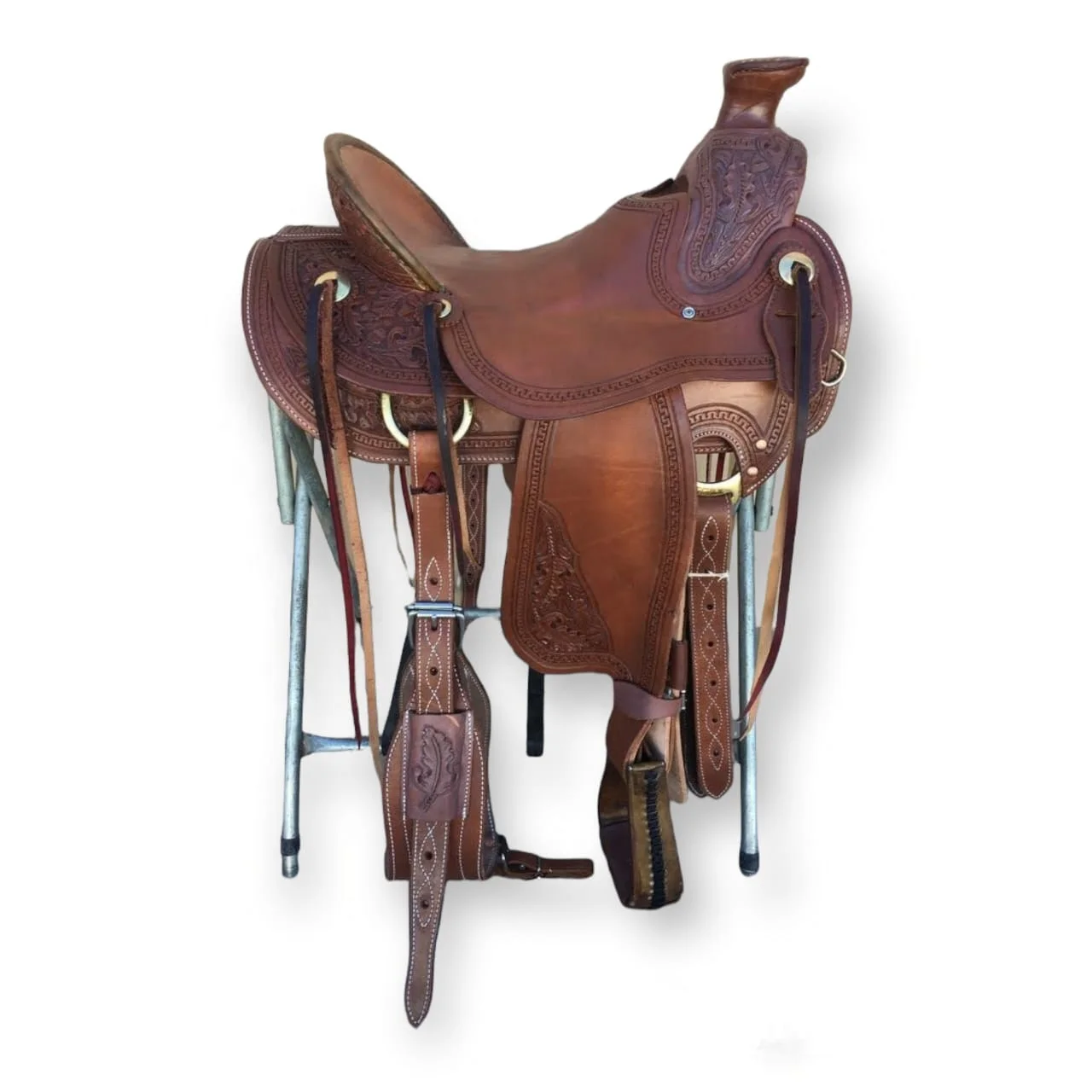 New Ranch Cowboy Western Saddle in Natural Genuine Leather Curved Design Handmade Cowboy Style Leather Saddle Treeless Saddle