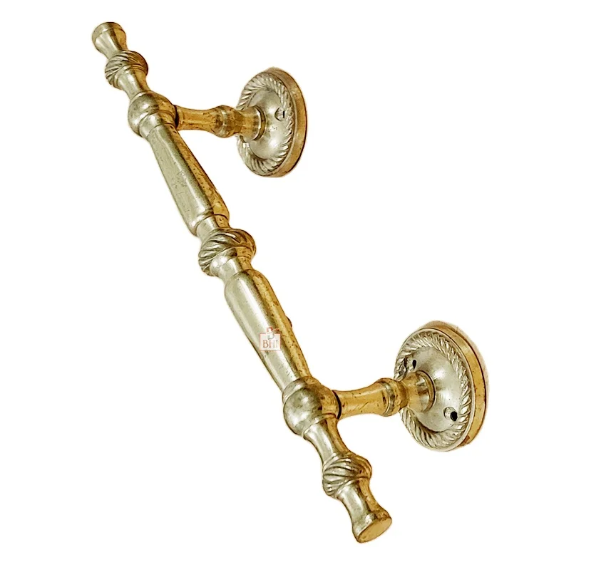 Vintage Elegance: Antique Brass Door Handle