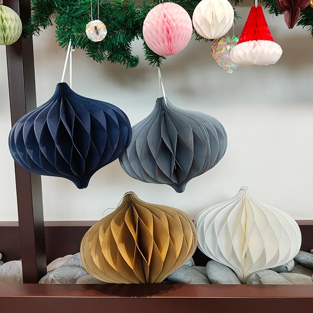 CE-2P109 Christmas Paper Bauble Decorations Flat and round Indoor Party Supplies with Paint Technique Packaged in Bags