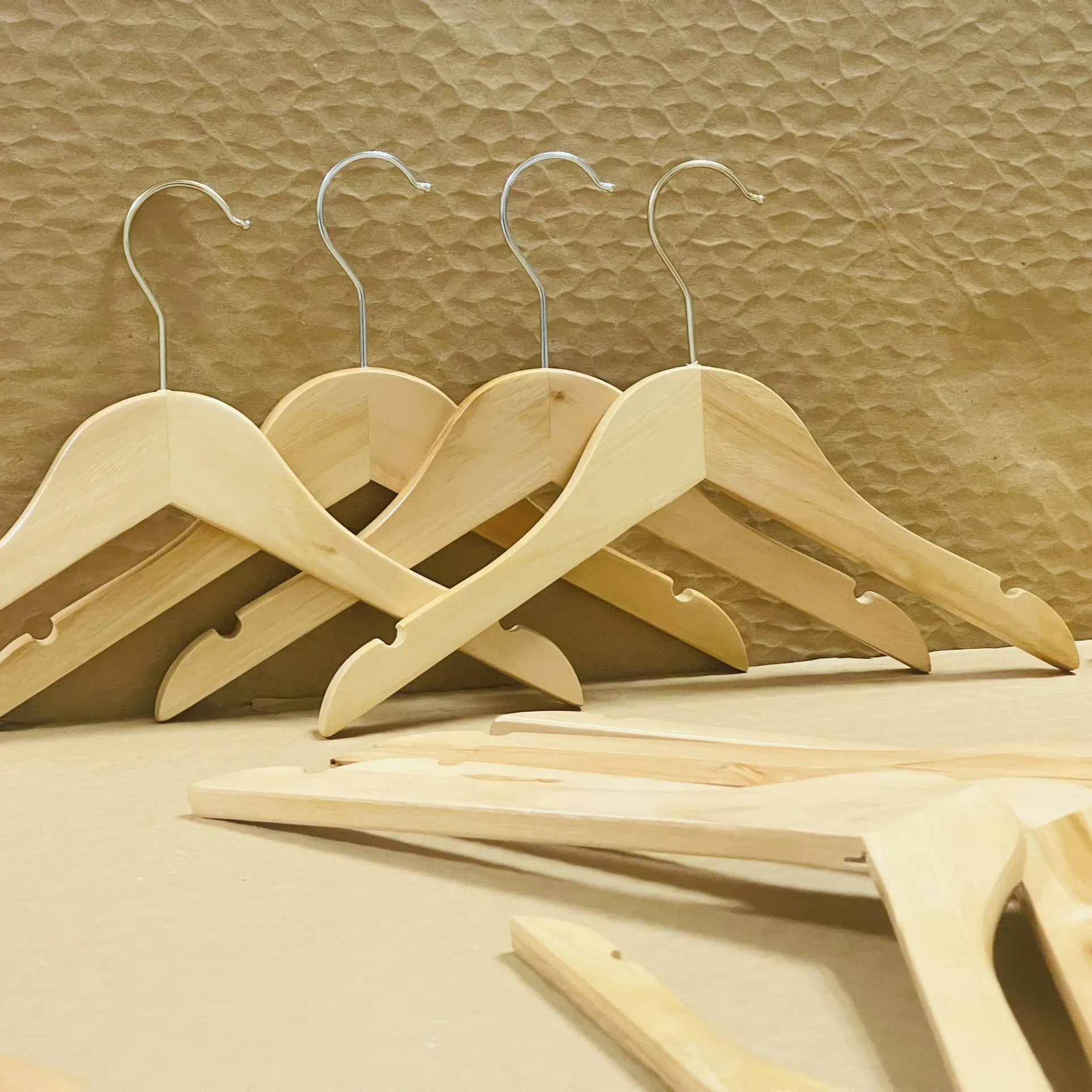 Wholesale Hot Models Low MOQ Wooden Kids Clothes Hanger Customized Logo Baby Wooden Hanger Made in Vietnam