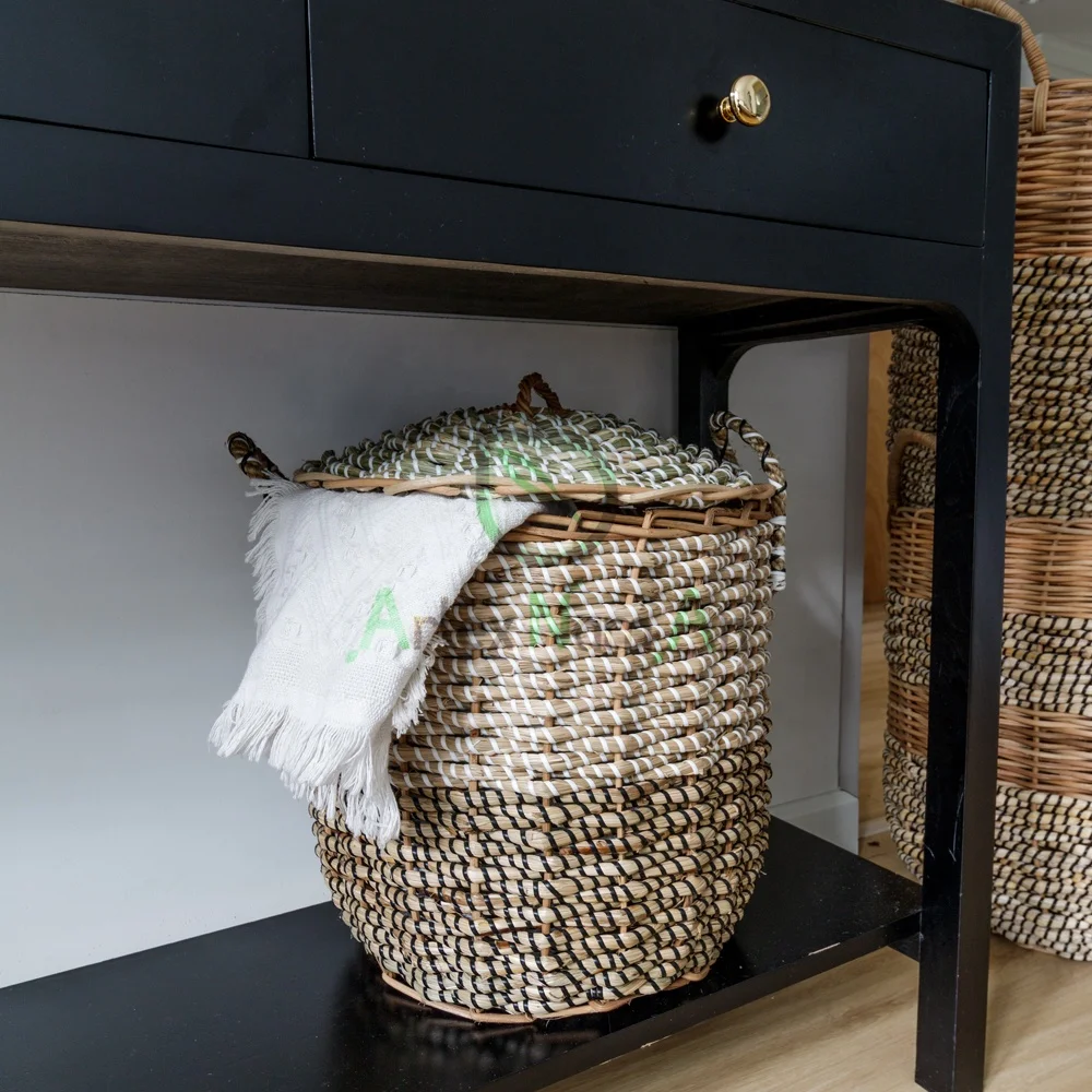 Seagrass storage basket with lid/large laundry basket/hamper baskets