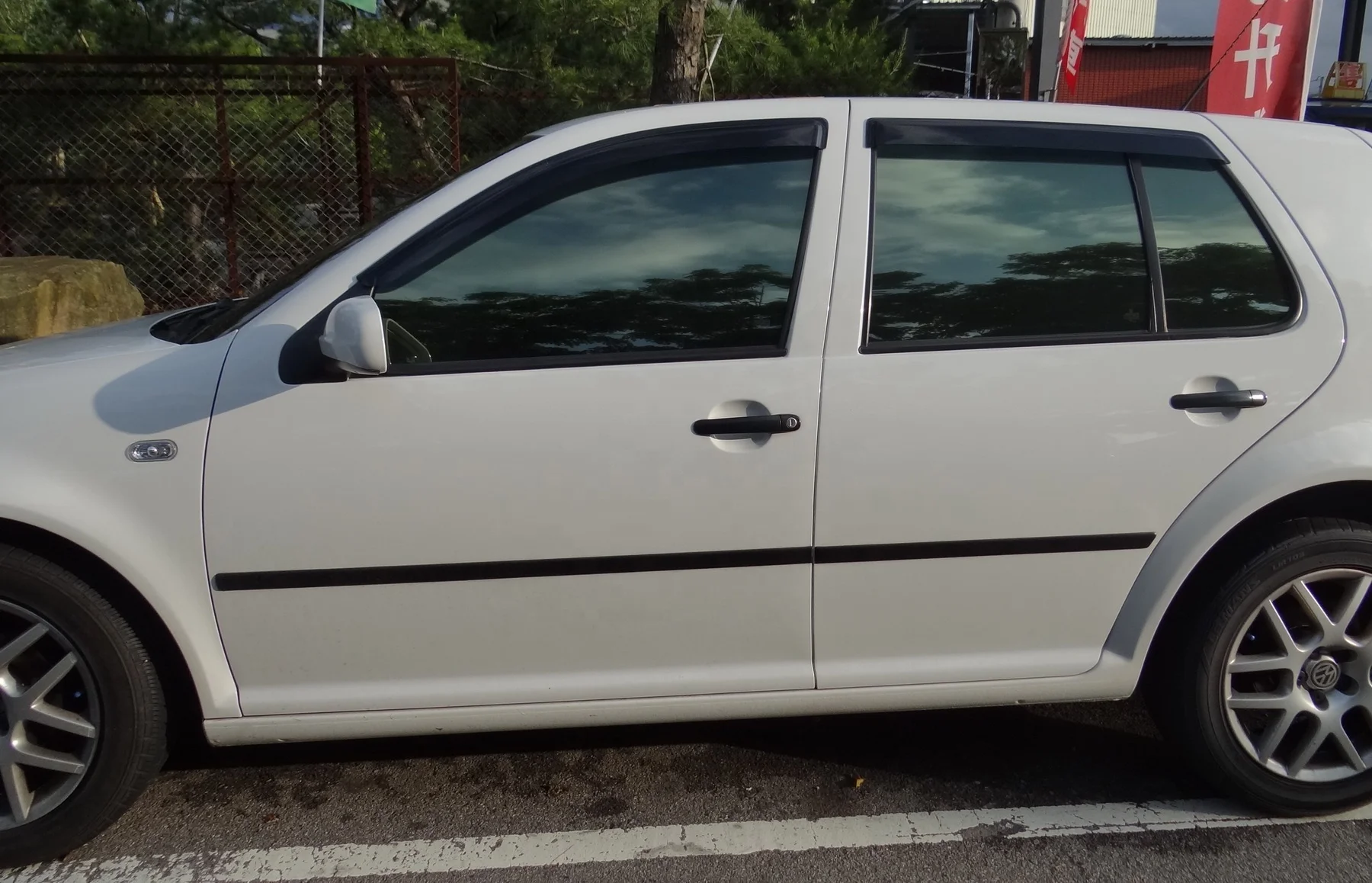 window deflectors for GOLF MK4  5dr/ Rabbit/ City Golf  in Canada	99~05