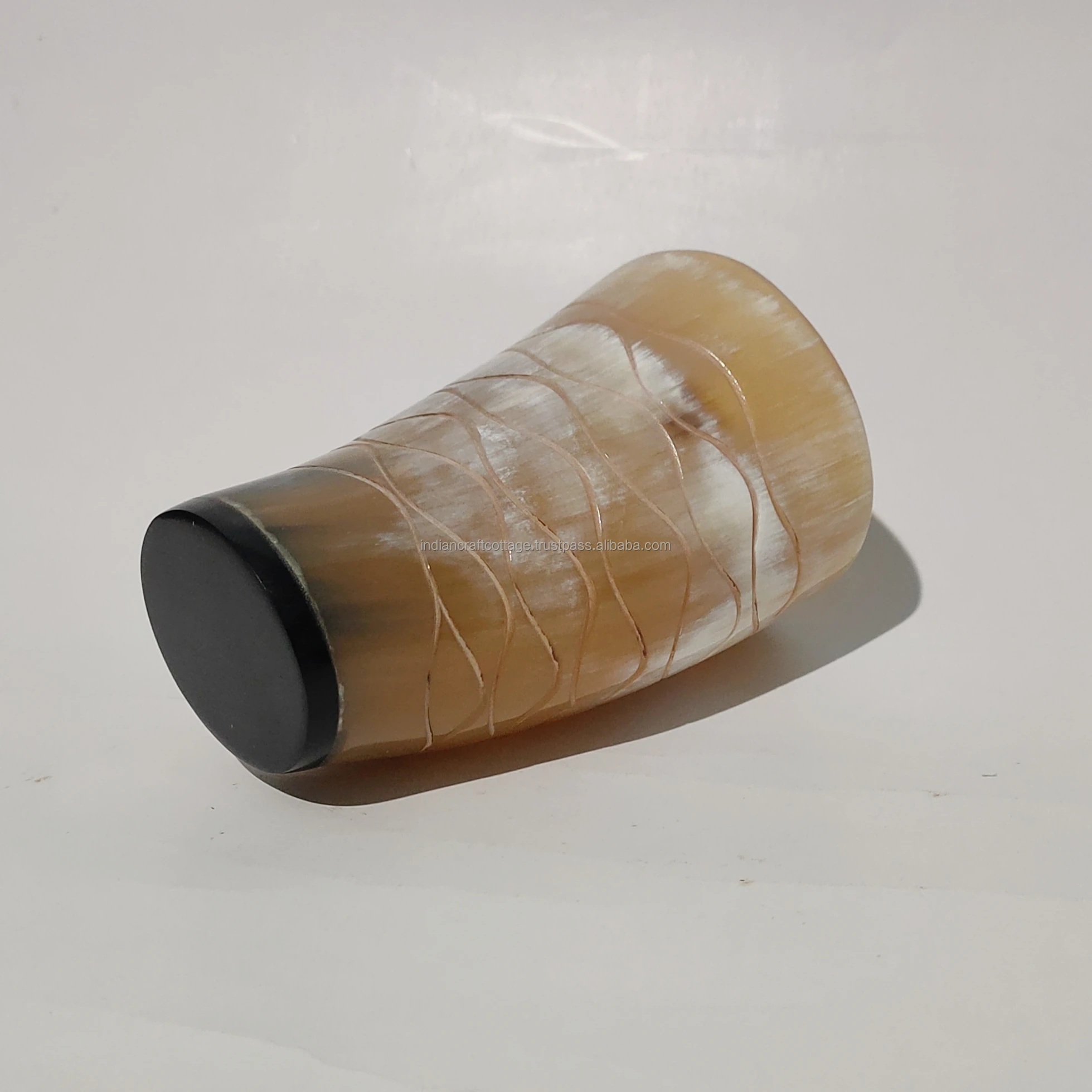 Рог ручной работы аутентичное стекло с гравировкой Высококачественная отделка и герметичность от индийского ремесленного коттеджа