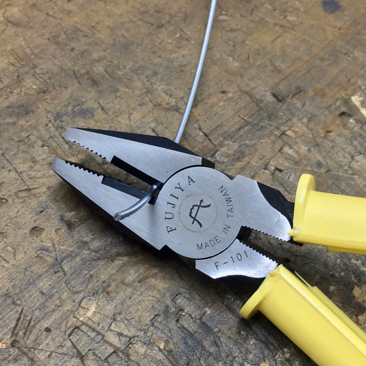 Heavy-Duty Serrated Jaws Combination Pliers