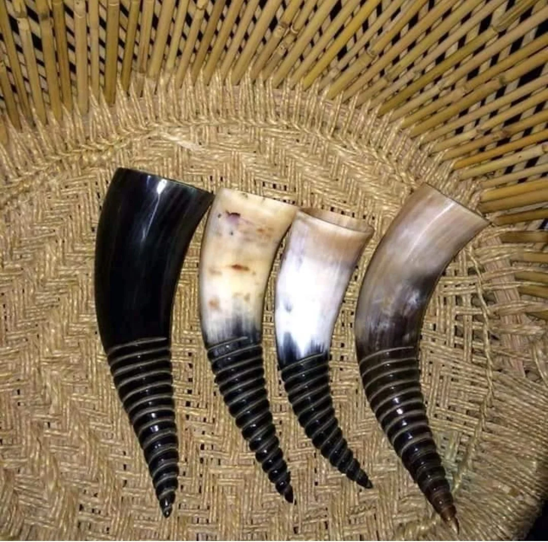 Рожок для напитков викингов Ox с подставкой аутентичный и безопасный рожок пива от United Trade World