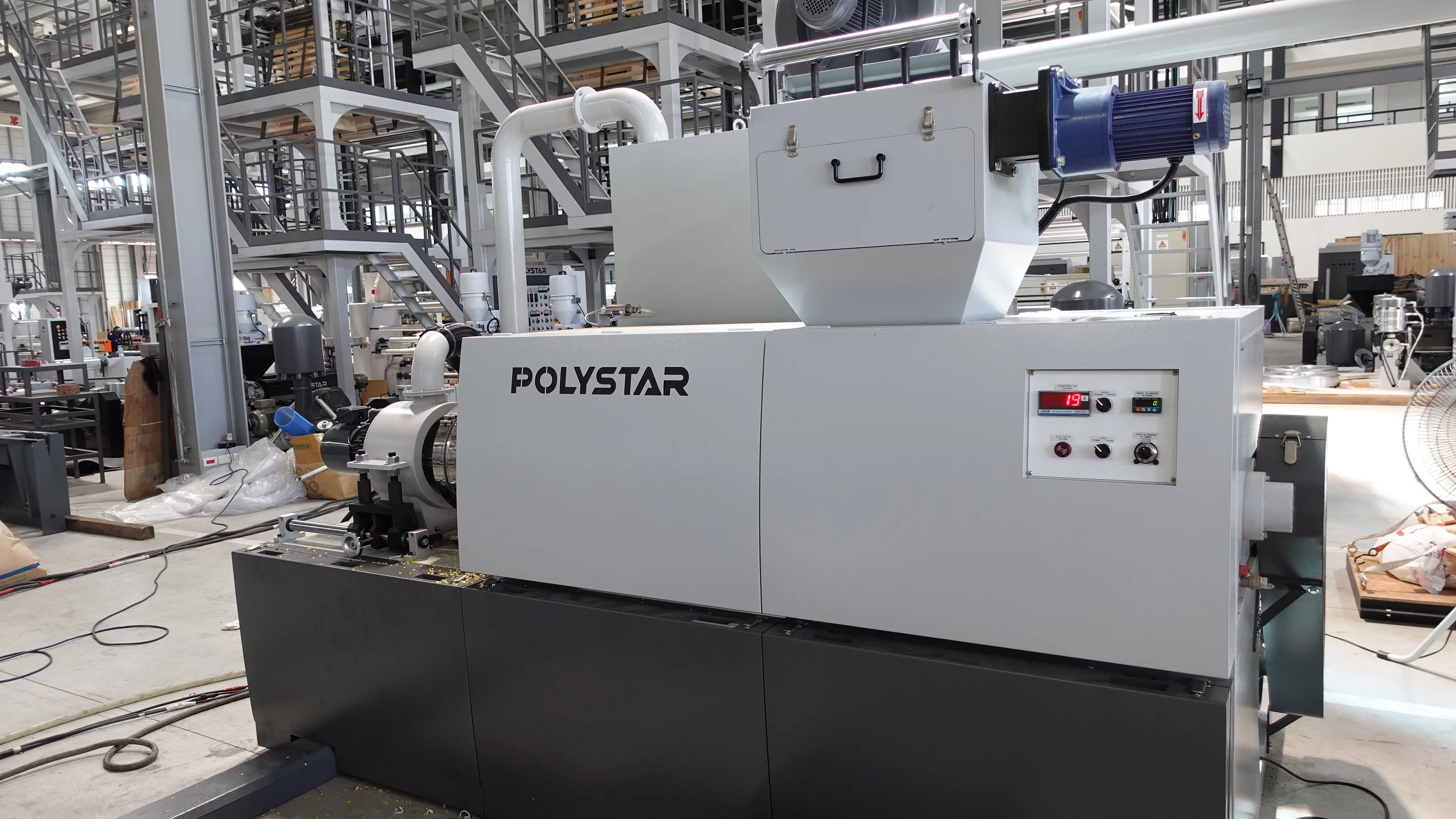 Машина для переработки пневматического пластика