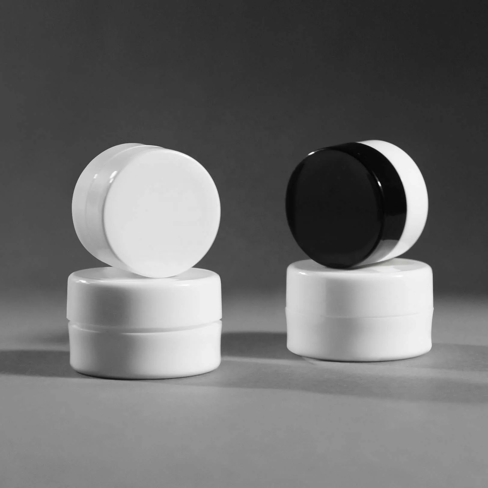 10ml PP Eco Friendly White Plastic Cylinder Cream Jar Small Pot Sample Mini Jar For Tester Free Sample (IN10-PP)