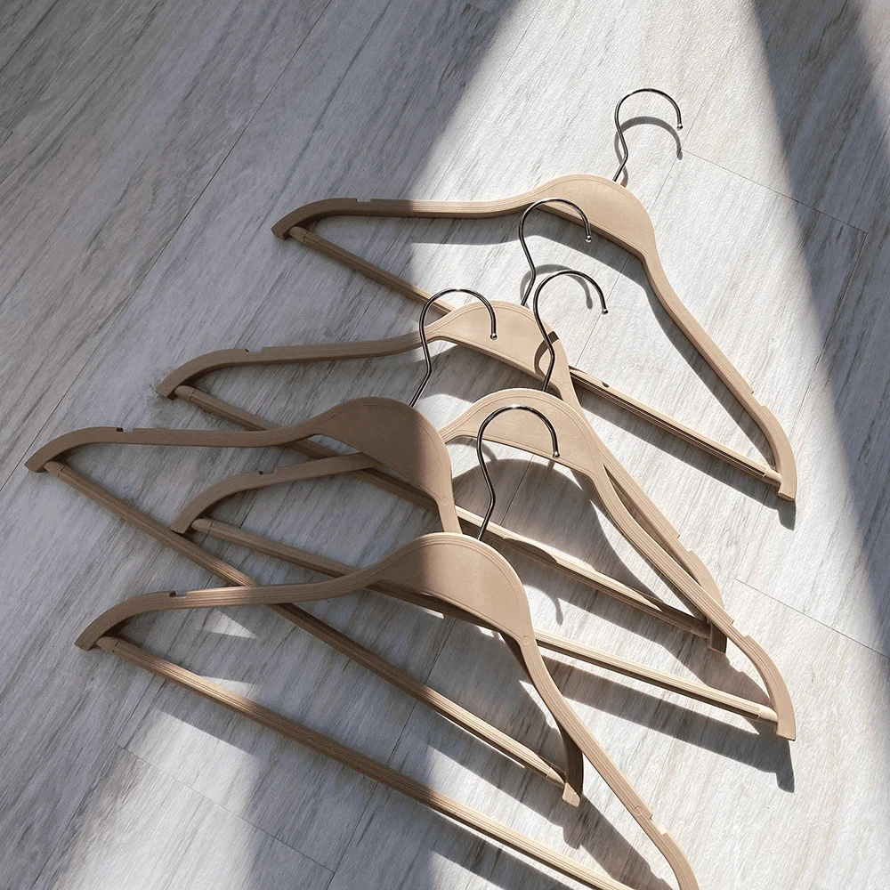 Best Manufacturer Hangers Clothes Jacket Shirt Hanger Rice Husk Recycled Hangers for Clothes Shop