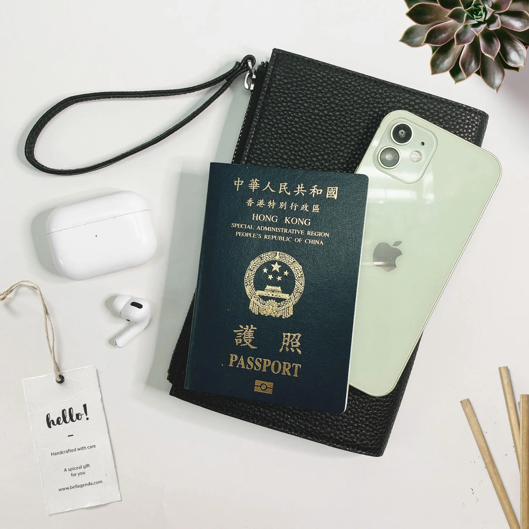 Japan Style Travel Bag All-In-One Phone Earpod Key Wallet Genuine Leather Model for Convenient Passport Storage