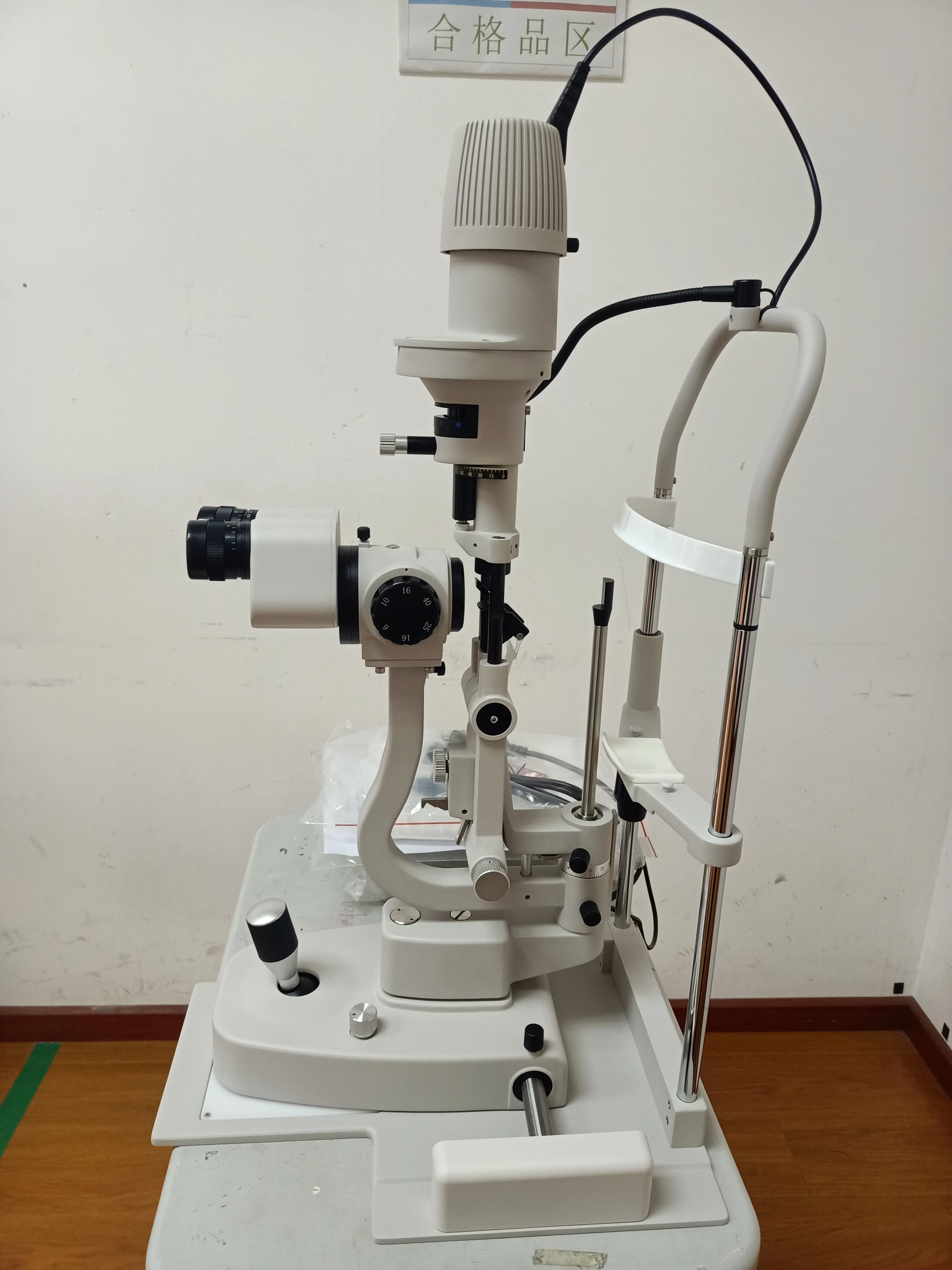 Hot Sale Hospital  Approved  Ophthalmic Equipment LED Slit Lamp LS-4 eye test microscope
