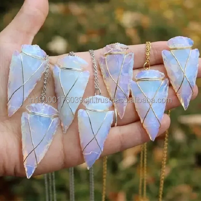 New Latest Crystal Gemstone Healing Seven Chakra Crystal Small Orgone Orgonite Pyramid Pendant For Crystal Wedding Gift Sale