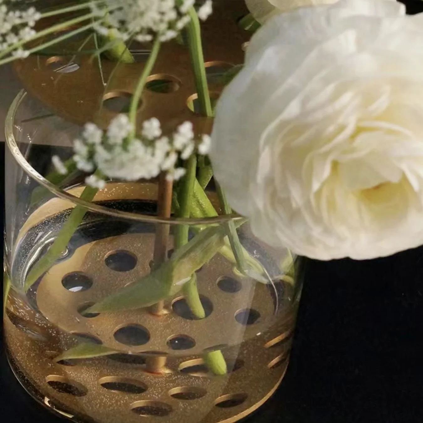 Minimalistic Lead Free Brass Borosilicate Glass Flower Frog Hydroponic Gold metal flower jar lid nordic modern high quality