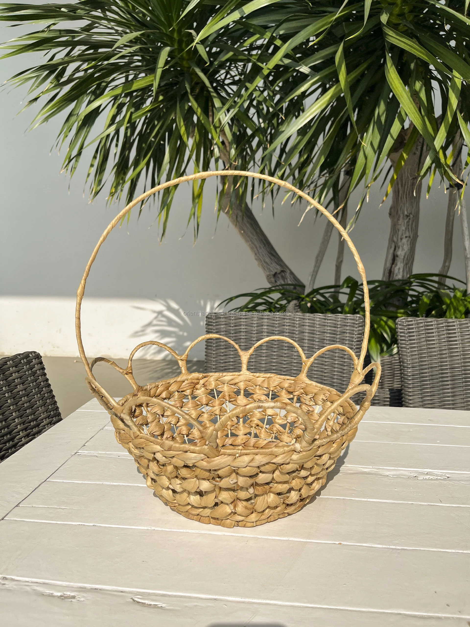 The Best Choice DEVON Natural Water Hyacinth Flower and Fruit Basket with Handle For Picnic