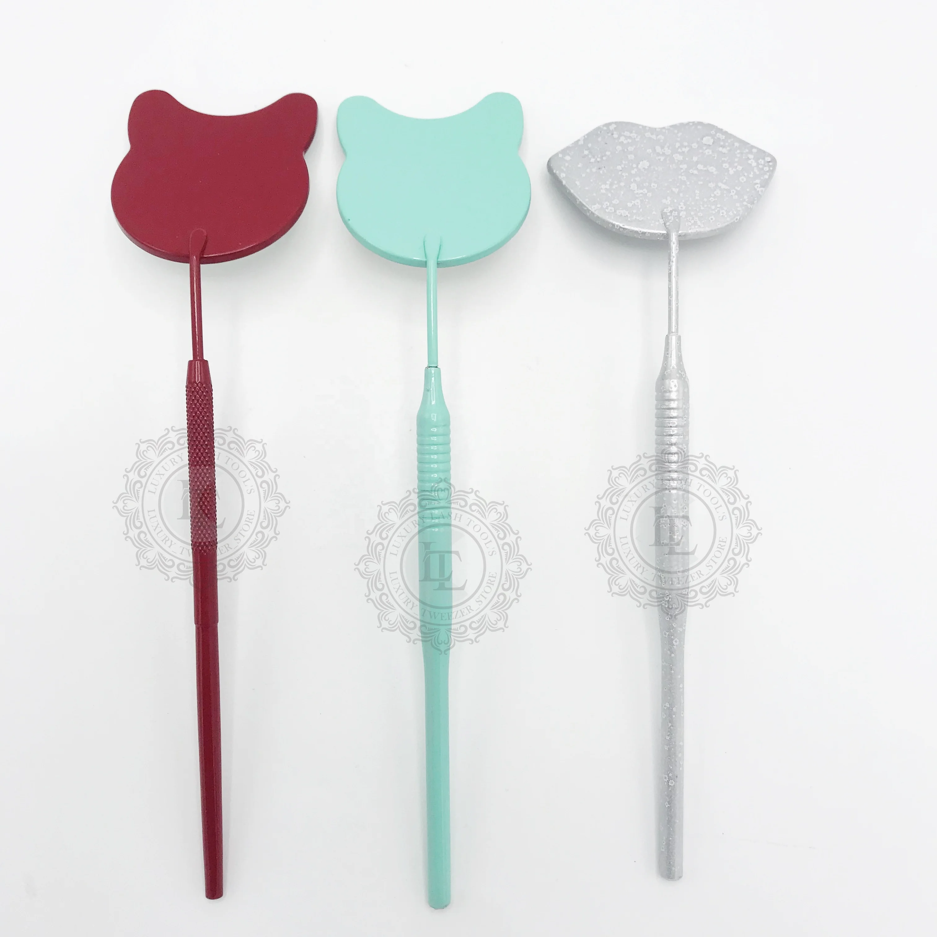 Sustainable Hello Kitty and Lip Multiple Powder Coating Lash Mirror Custom Logo Accepted Professional Eyelash Extension