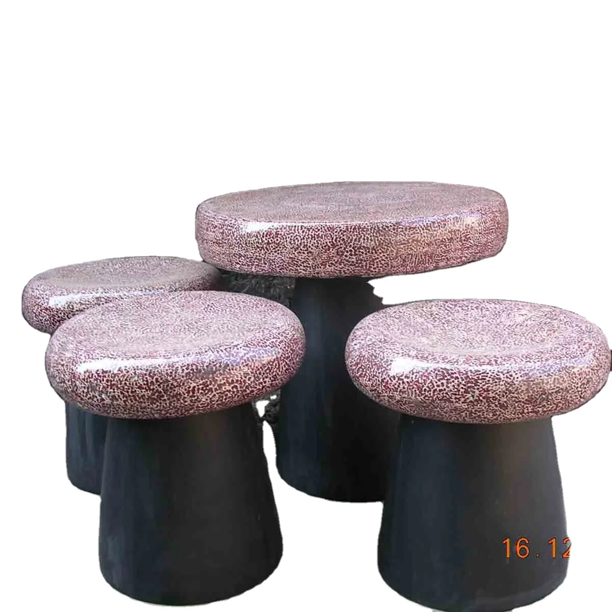 
Round egg-shell lacquer table and stools 