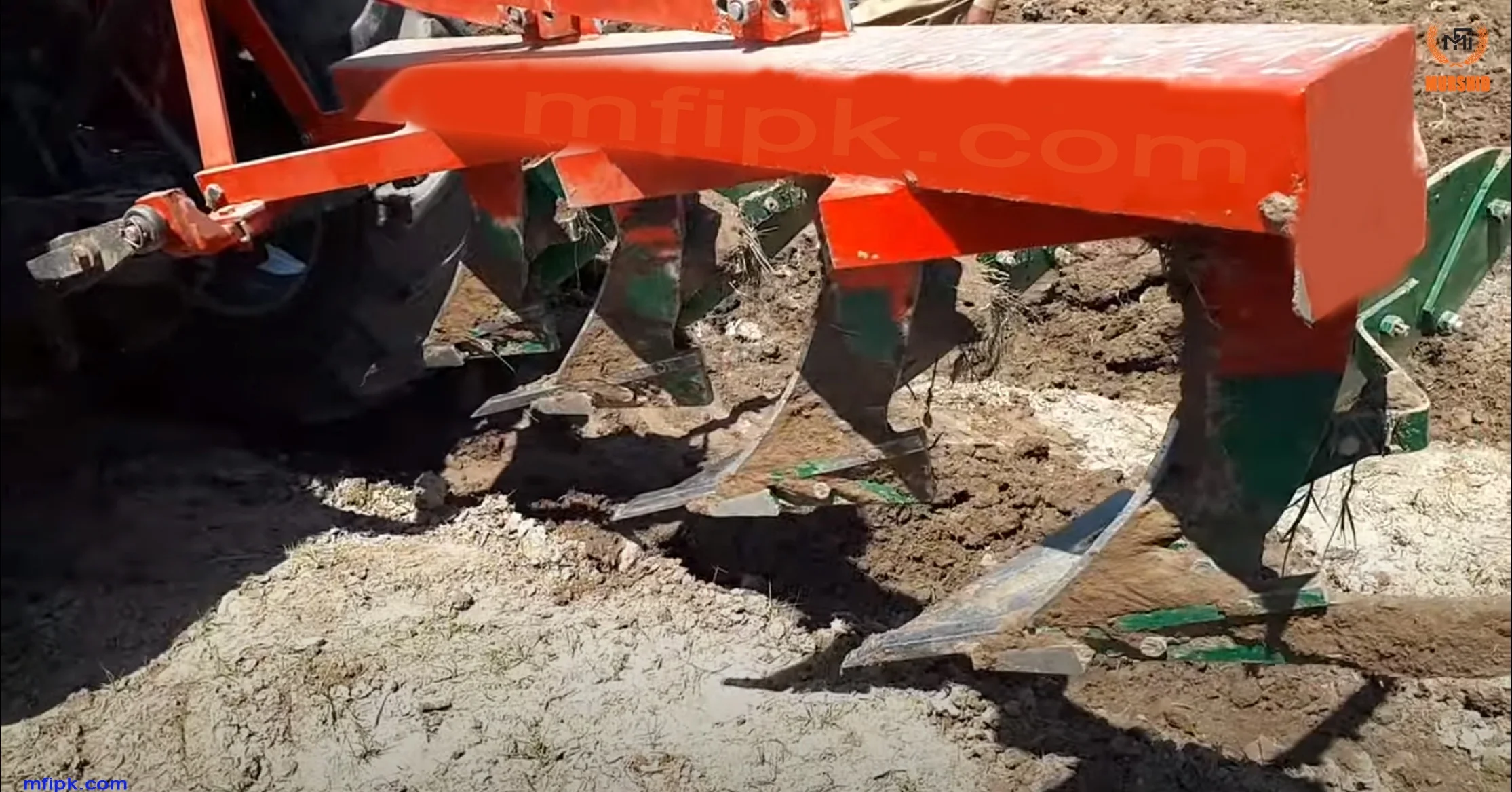 Mould Board Plough For Primary Tillige