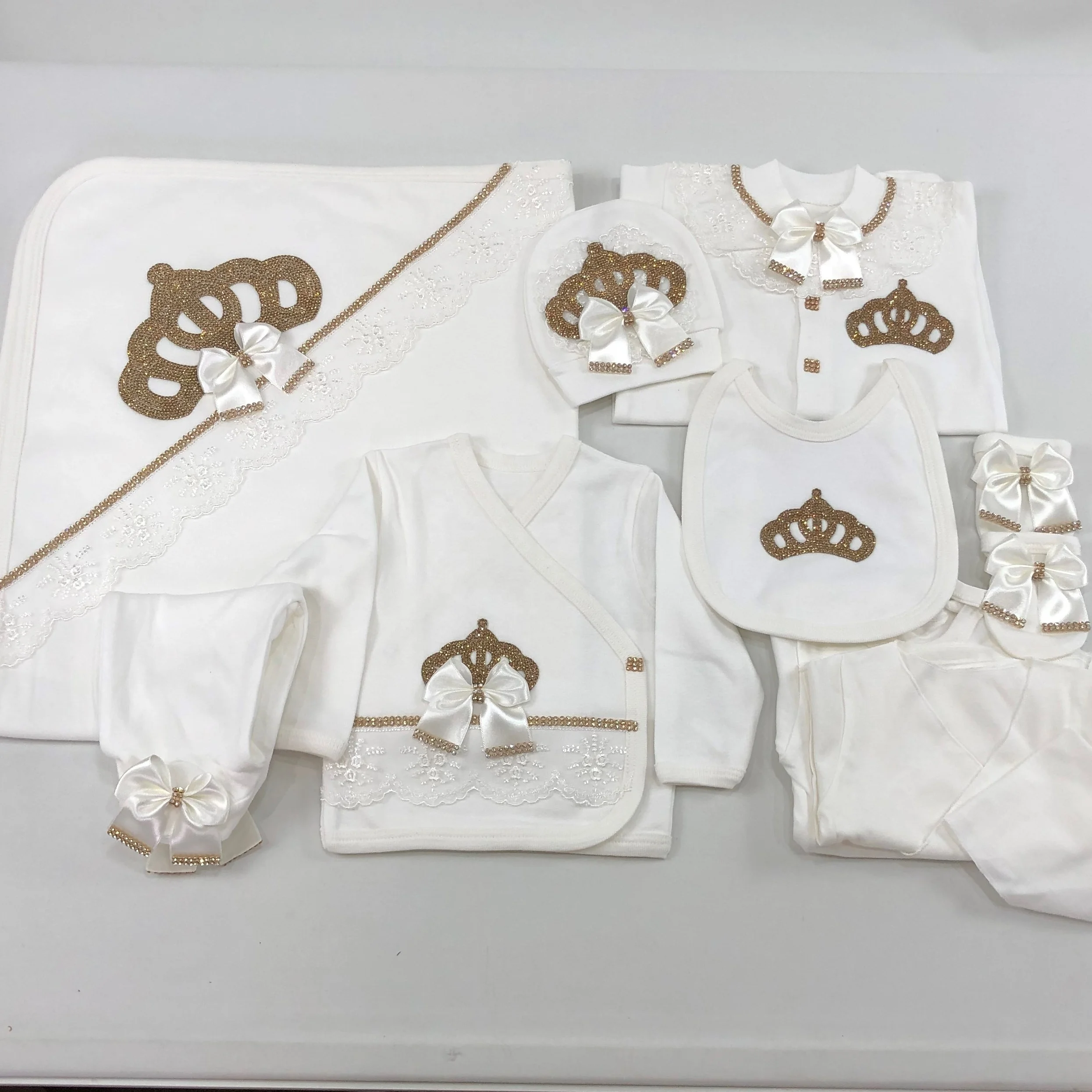 High Quality Modern Wholesale Custom 100% Cotton Long Sleeve Bamboo Bubble New Born Baby Gift 10 pieces Set White Crowned