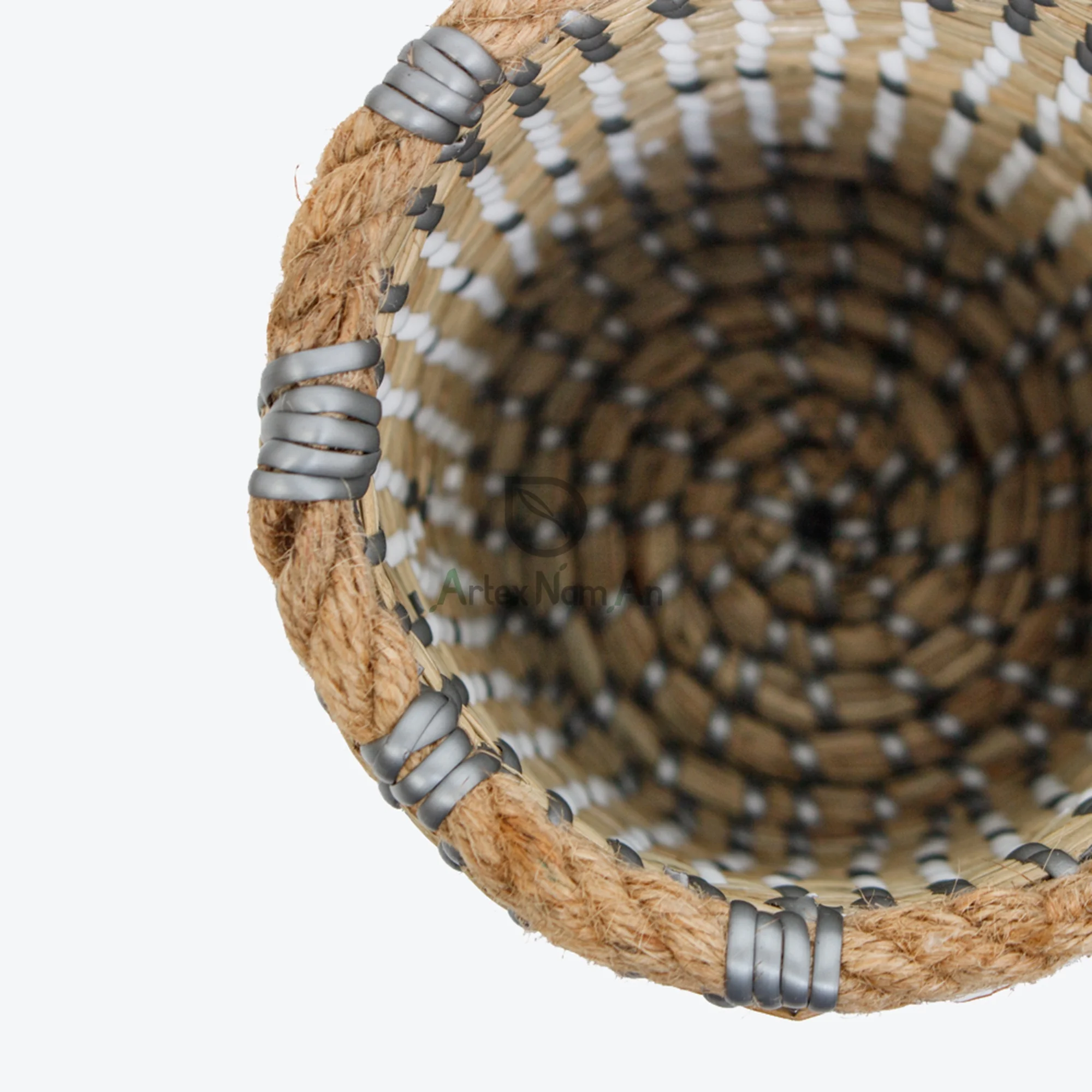 Small seagrass wall hanging basket/utensil holder kitchen hanging basket/hanging woven wall basket for home kitchen storage