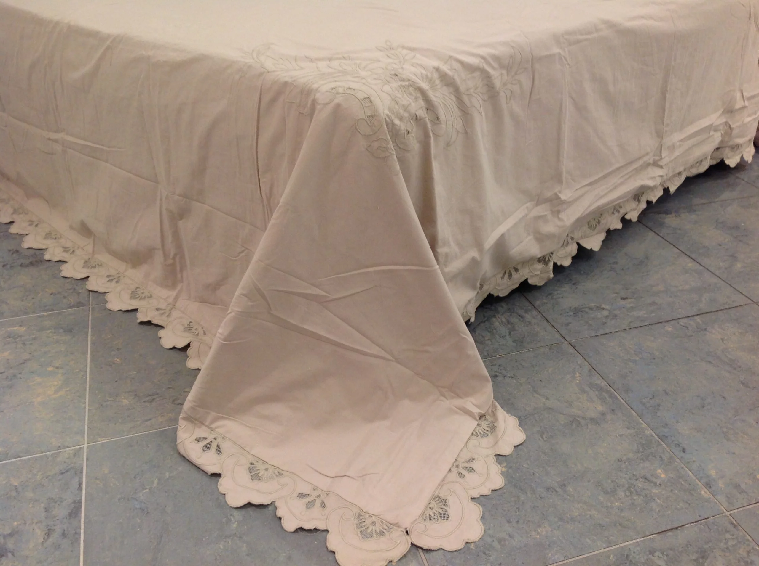 Custom Manufacturer Embroidery Duvet Bedding Set High Quality Cotton Sateen Luxury Bedding Set Bed Sheet Set Full Sizes