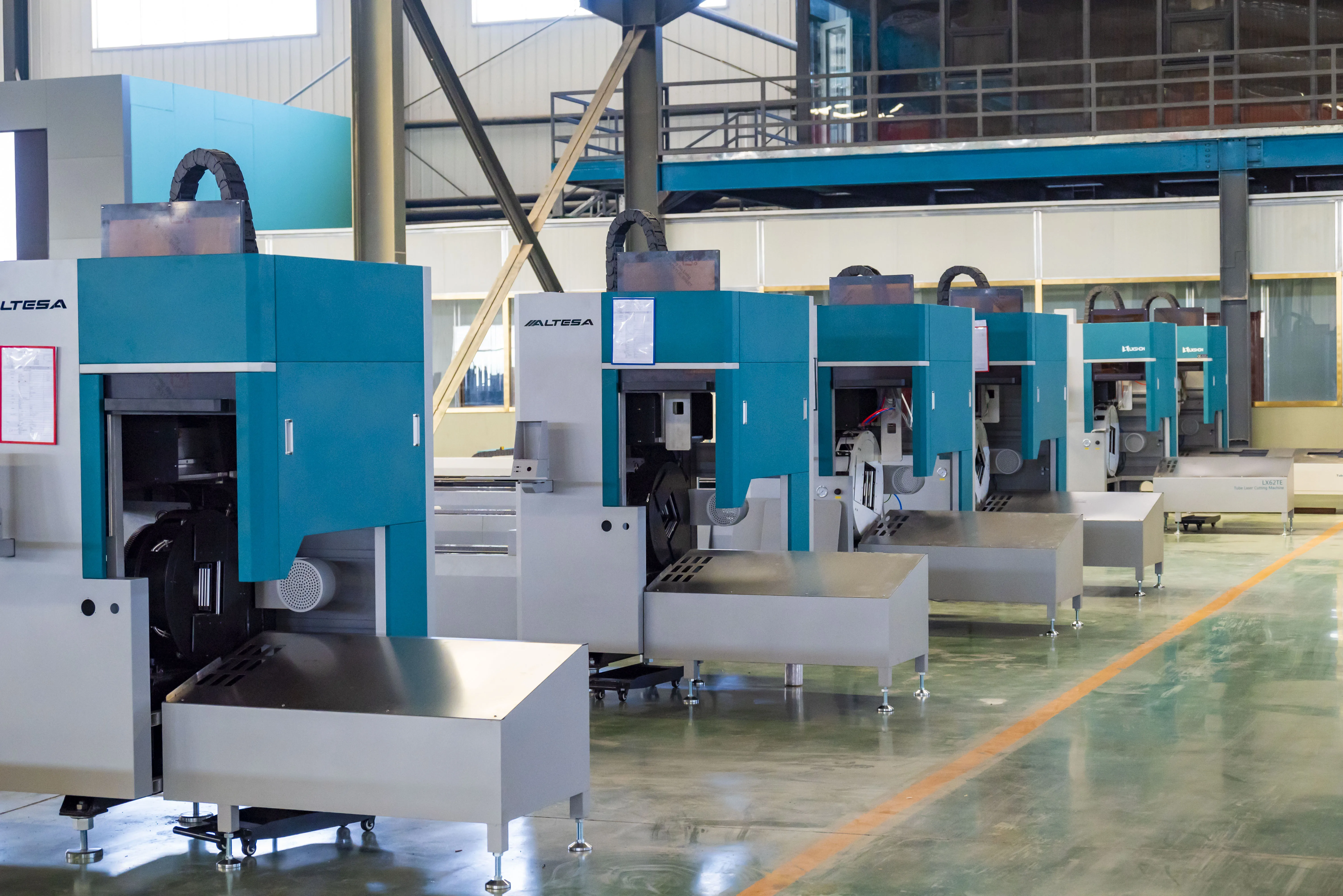 Ce High Precision Fiber Laser Tube Cutting Machine 3000mm For Carbon Steel Stainless Steel Processing