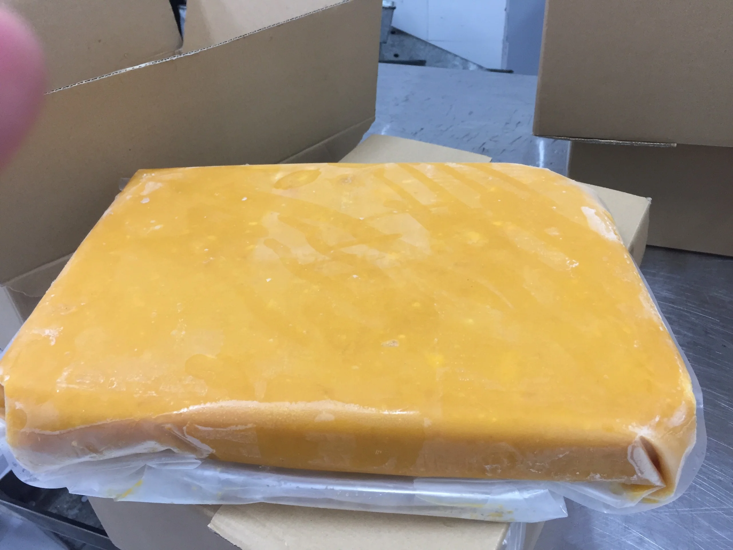 IQF Frozen Mango 100% natural sweet/ Mango Sliced / Mango Puree manufacturer price