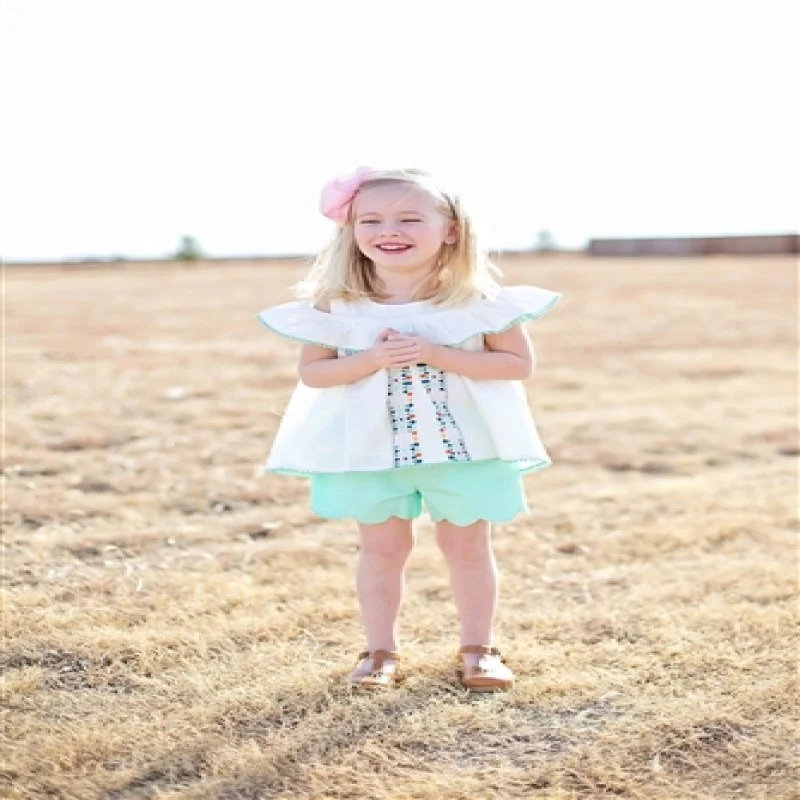  Оптовая продажа Прямая поставка с завода милый белый хлопковый топ вышивкой на плечах для маленьких девочек и бирюзовые контрастные шорты детей