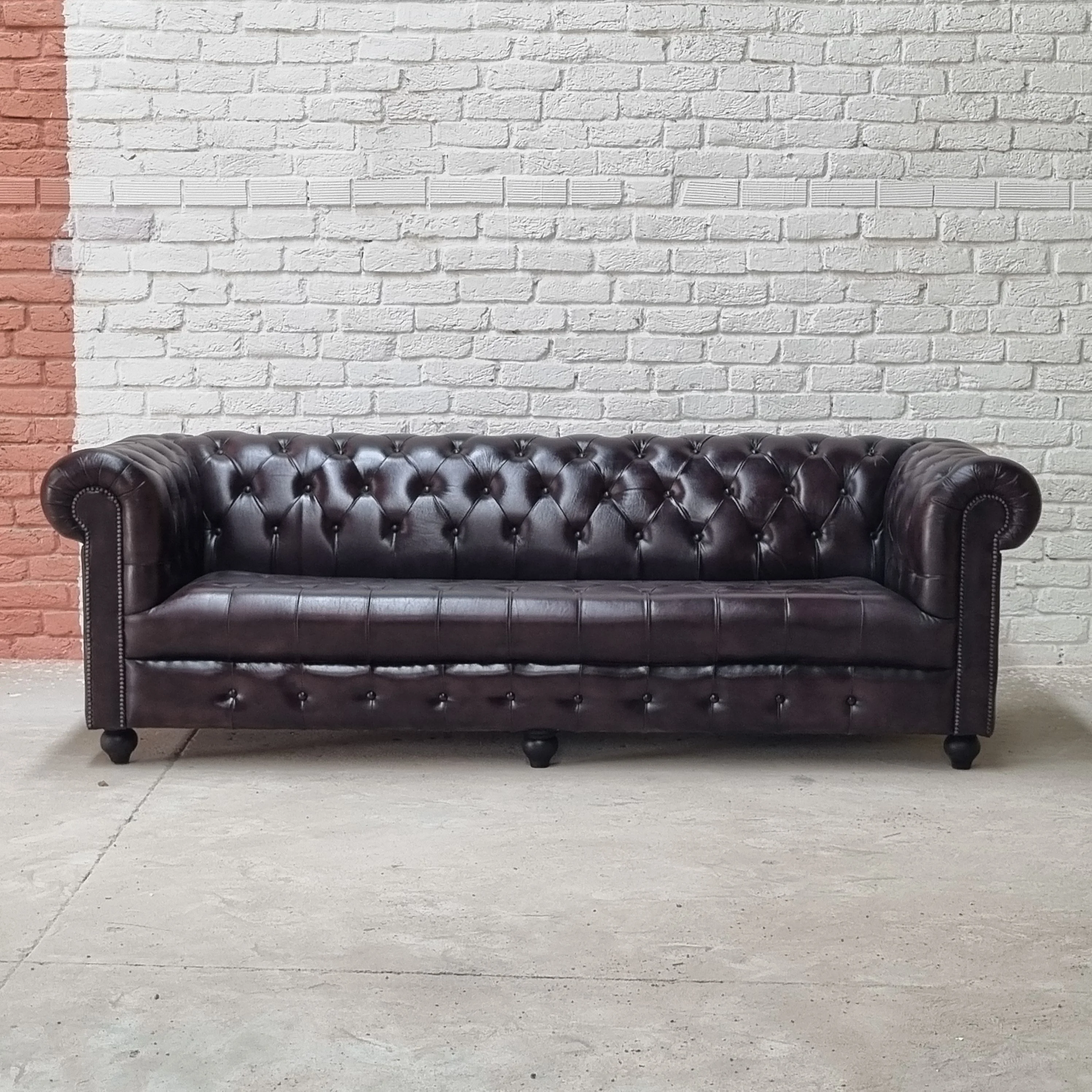 Hot Selling Latest Cherry Brown Tufted Chesterfield 3-Seater Leather Sofa Set for Living Room Unique Feature for Hotels Villas