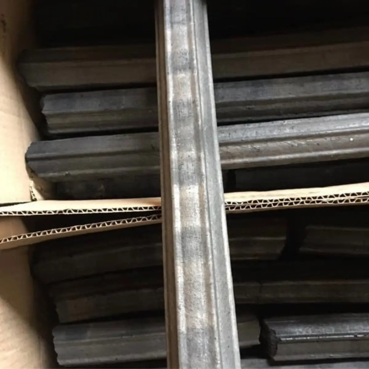 SAWDUST CHARCOAL/ BLACK COAL FROM VIETNAM WHITE CHARCOAL FOR CAMPING TRIPS GRILLS BBQ CHEAP PRICE HIGH CLORIES