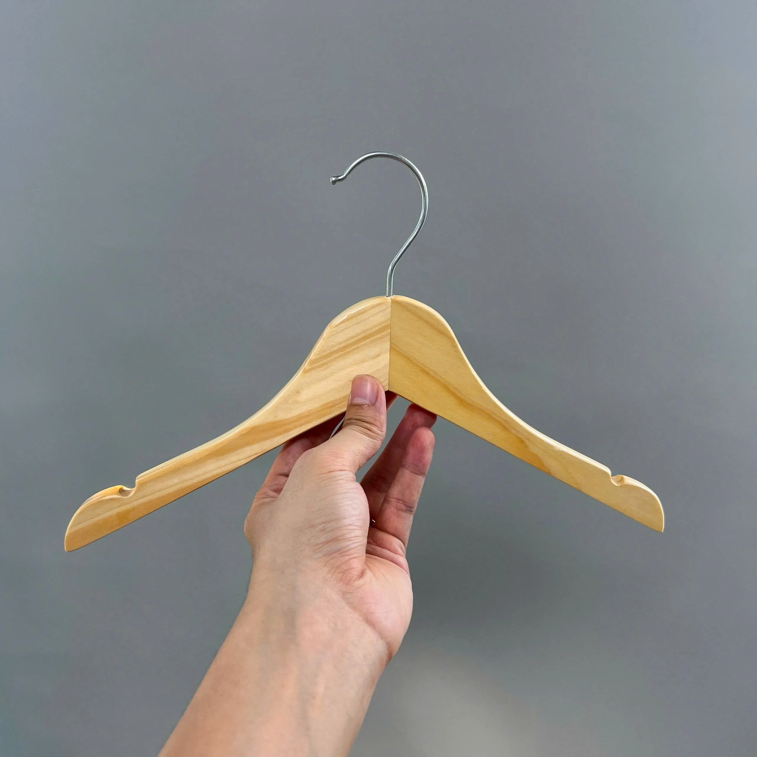 Wholesale Hot Models Low MOQ Wooden Kids Clothes Hanger Customized Logo Baby Wooden Hanger Made in Vietnam