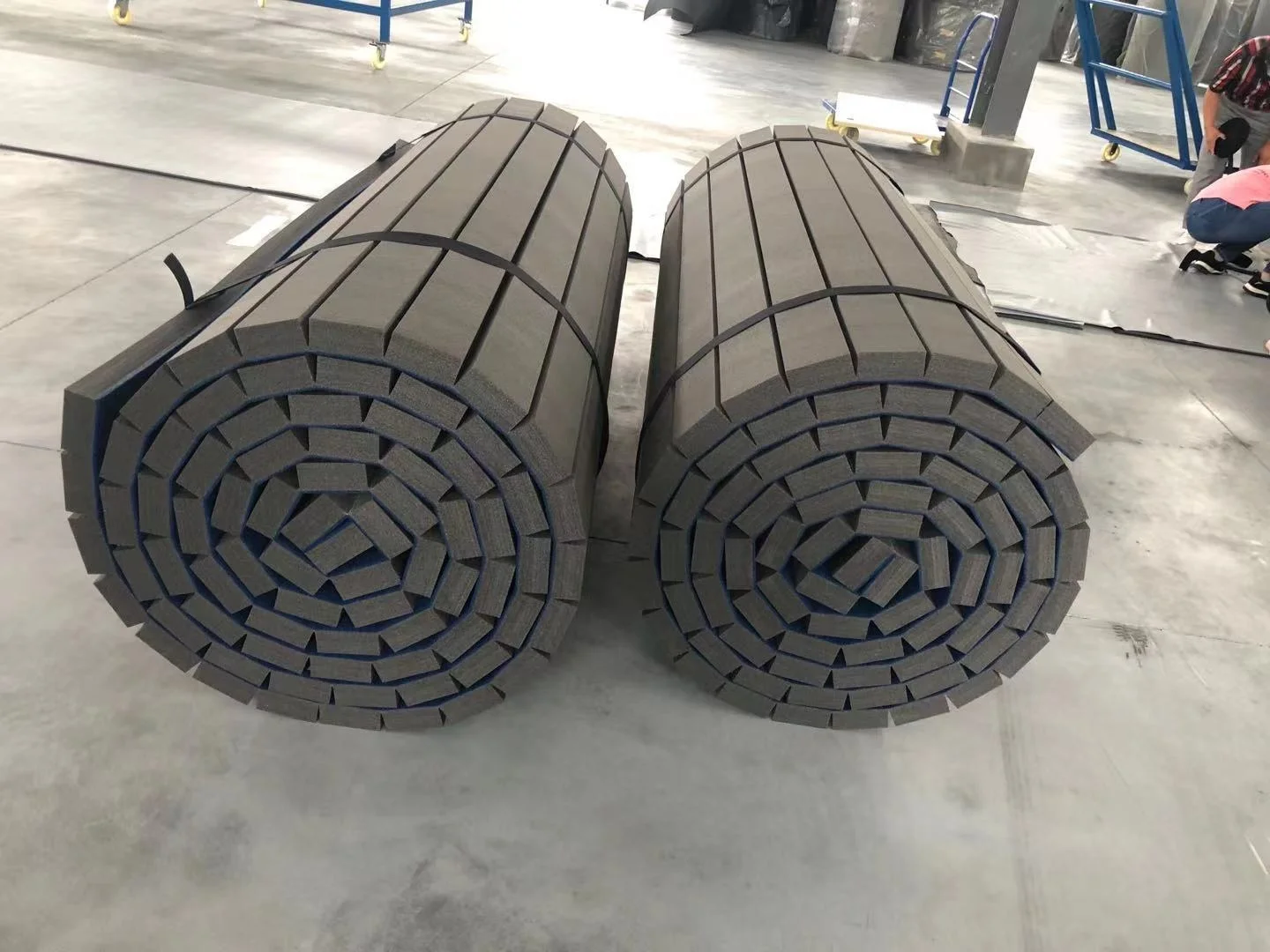 Wholesale Factory Price Flexible Gymnastic Equipment Carpet Bonded Mats Roll Cheerleading Mats
