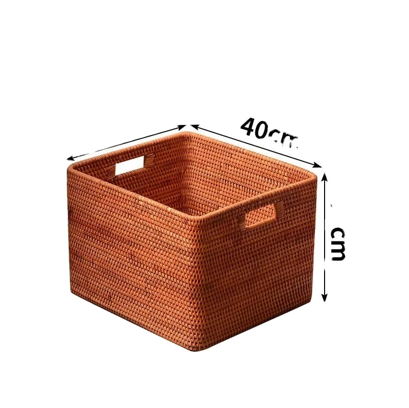 Плетеная корзина из ротанга с ручкой