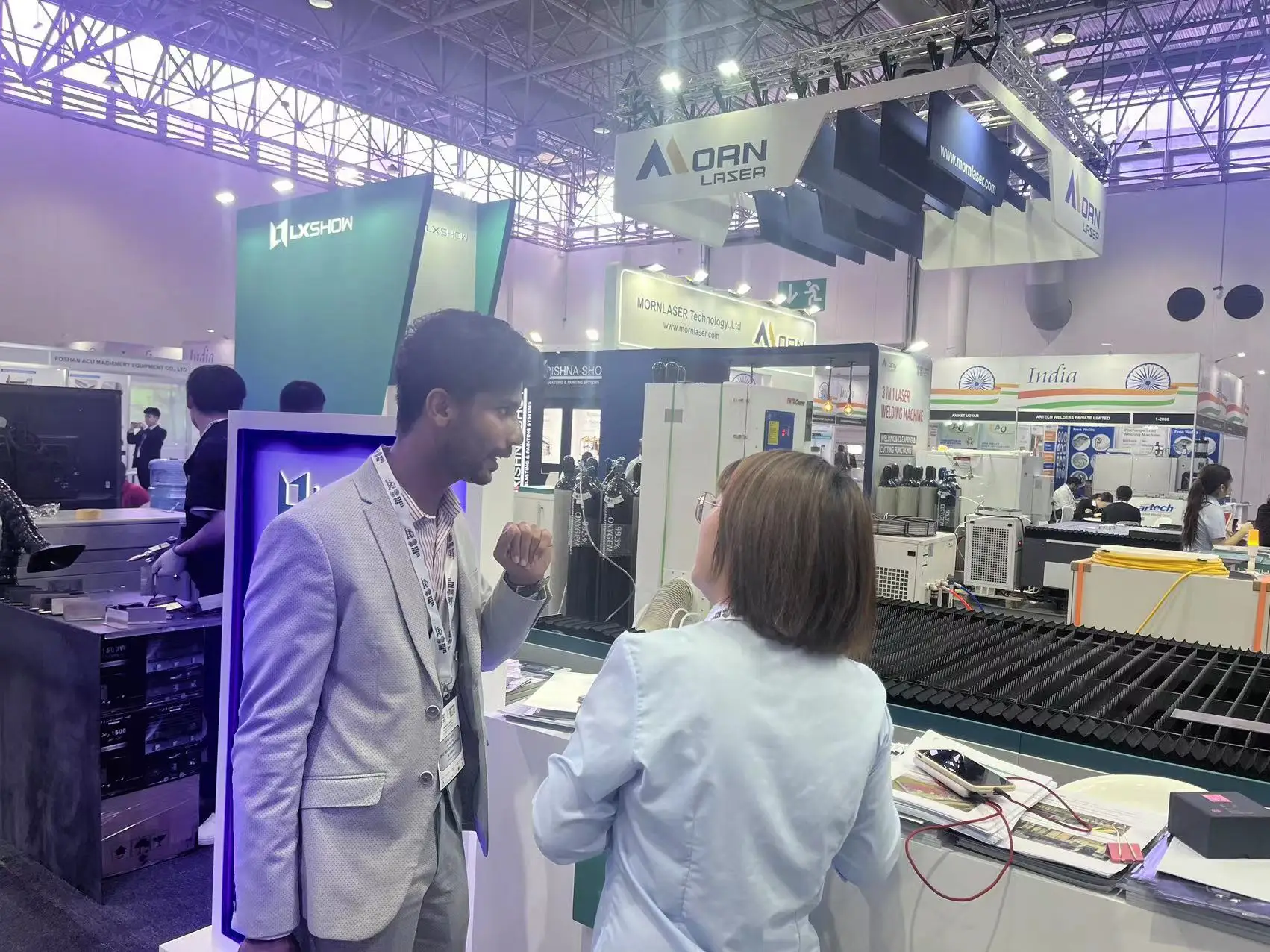 High Precision fiber laser tube machine for carbon steel stainless steel laser cutting machines with 350 mm pipe cutter