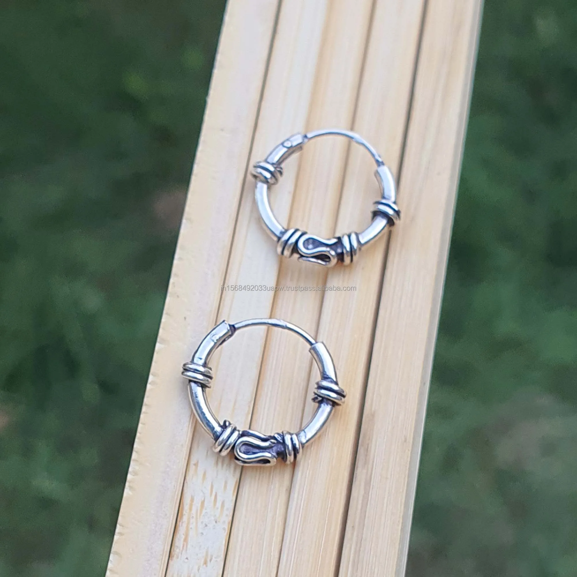 Little Sleeper Boho Hoop Earrings Fine Sterling Silver Hinged Huggie Huggie Oxidized Tiny Hoops for Kids Moms Everyday Gift