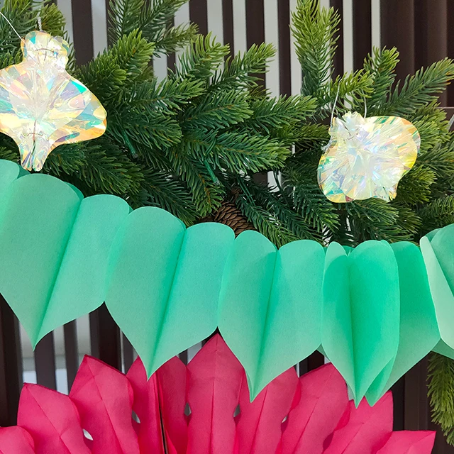 Heart shape of paper garland for wedding arch decoration