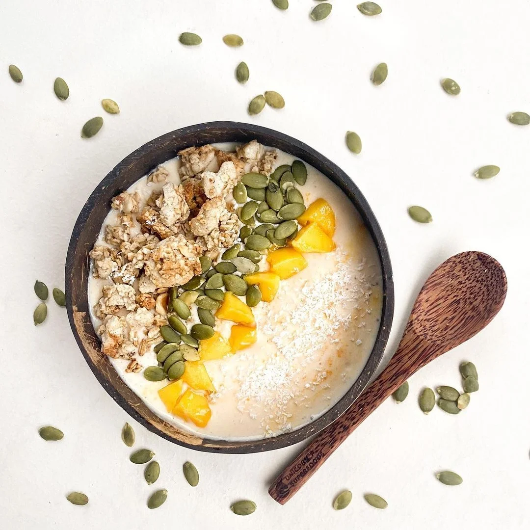 Amazon hot selling Ecofriendly Coconut Bowl With Coconut Oil Finishing For Fruit Smoothie Coconut Cup Natural Wooden bowl