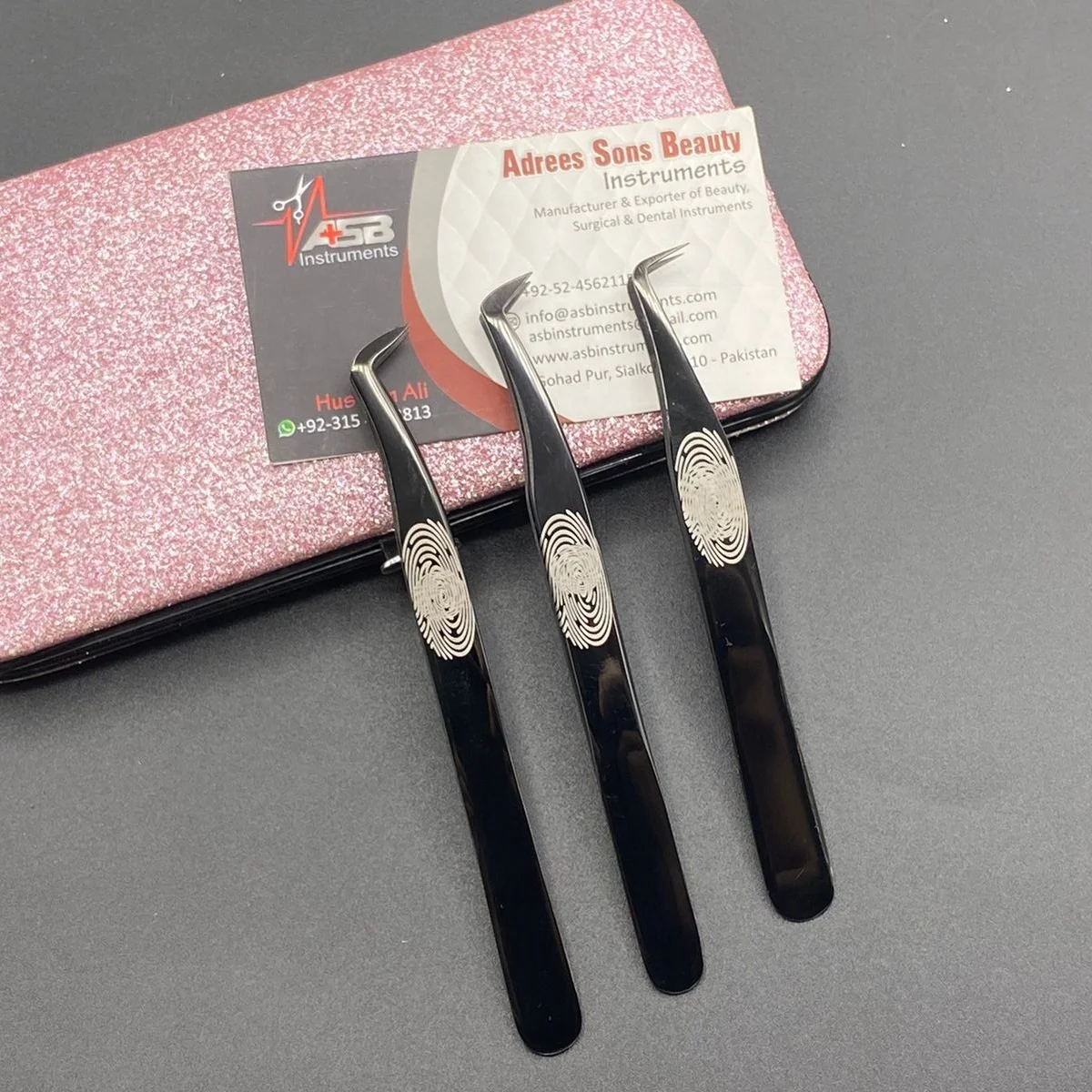 Wholesale 90 Degree Mega Volume Eyelash Extension Tweezers Black Plasma Stainless Steel L Tweezer with Pointed Tip Fiber Low MOQ