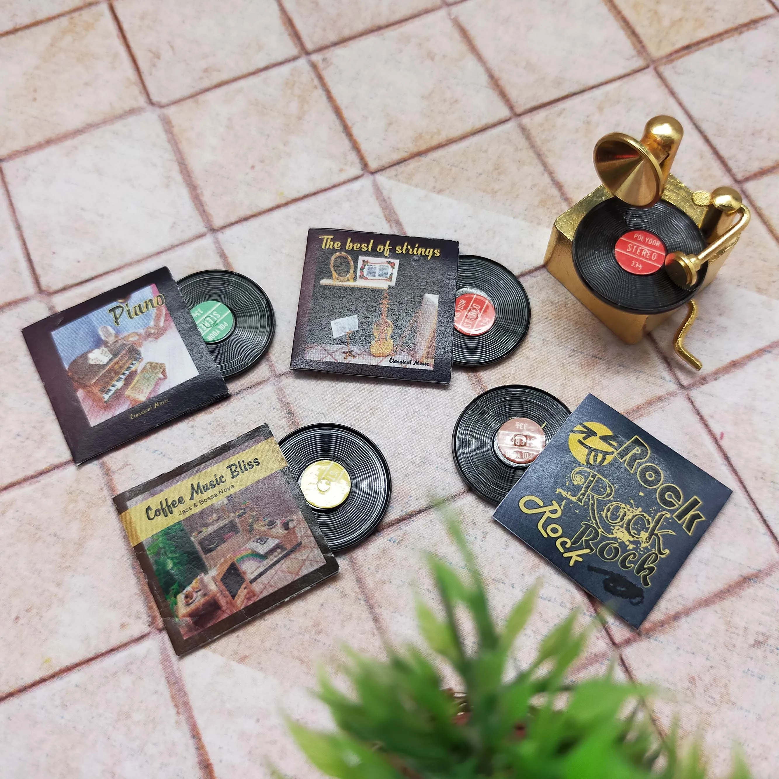 Miniature Scale 1:12 Vinyl Record and Wooden Cabinet Homey Decorations for Dollhouse Furniture Toys