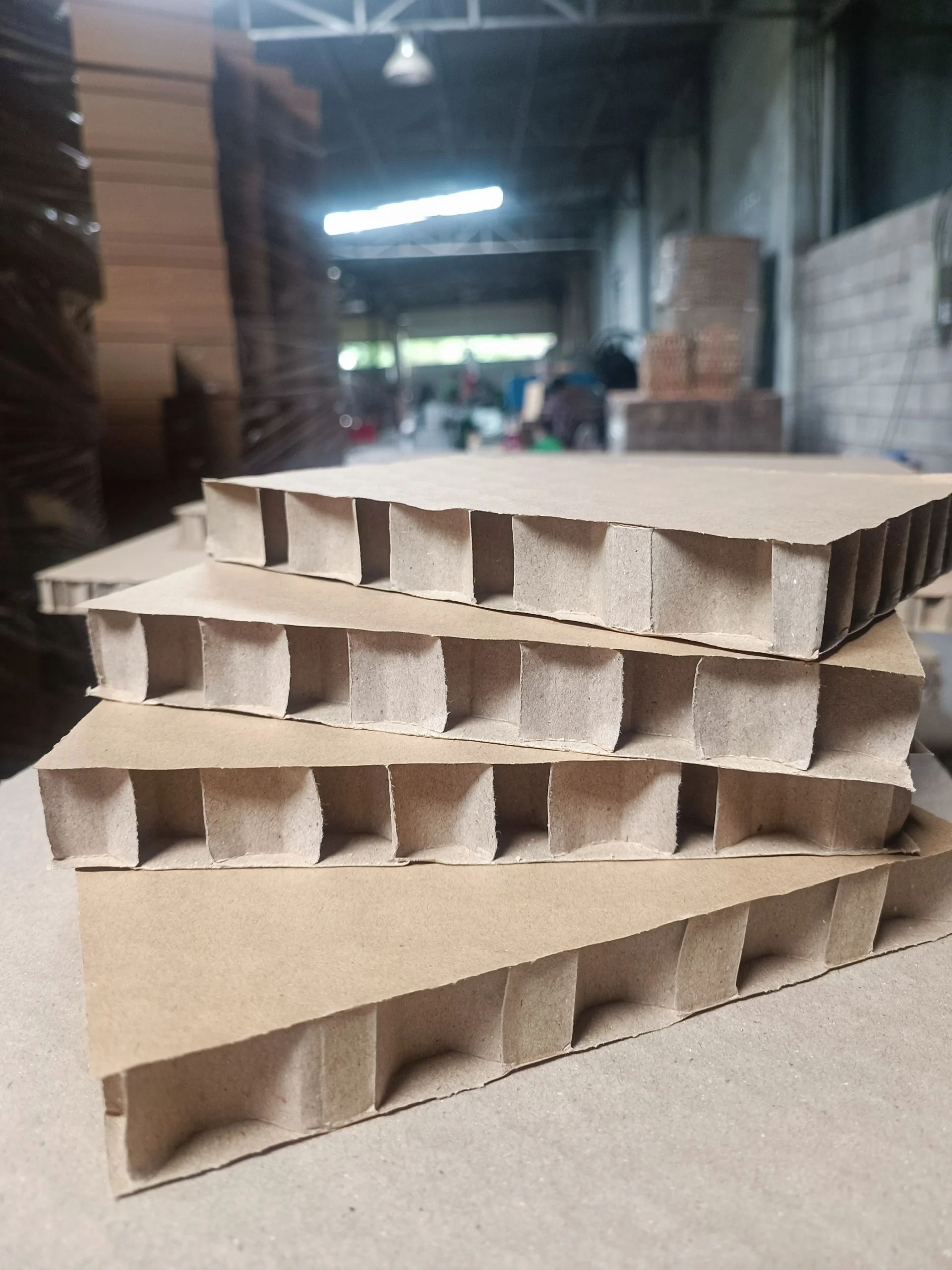 FACTORY DIRECT Customizable Kraft Honeycomb Paper From Vietnam for Packing Honeycomb Cardboard ECO SAFE