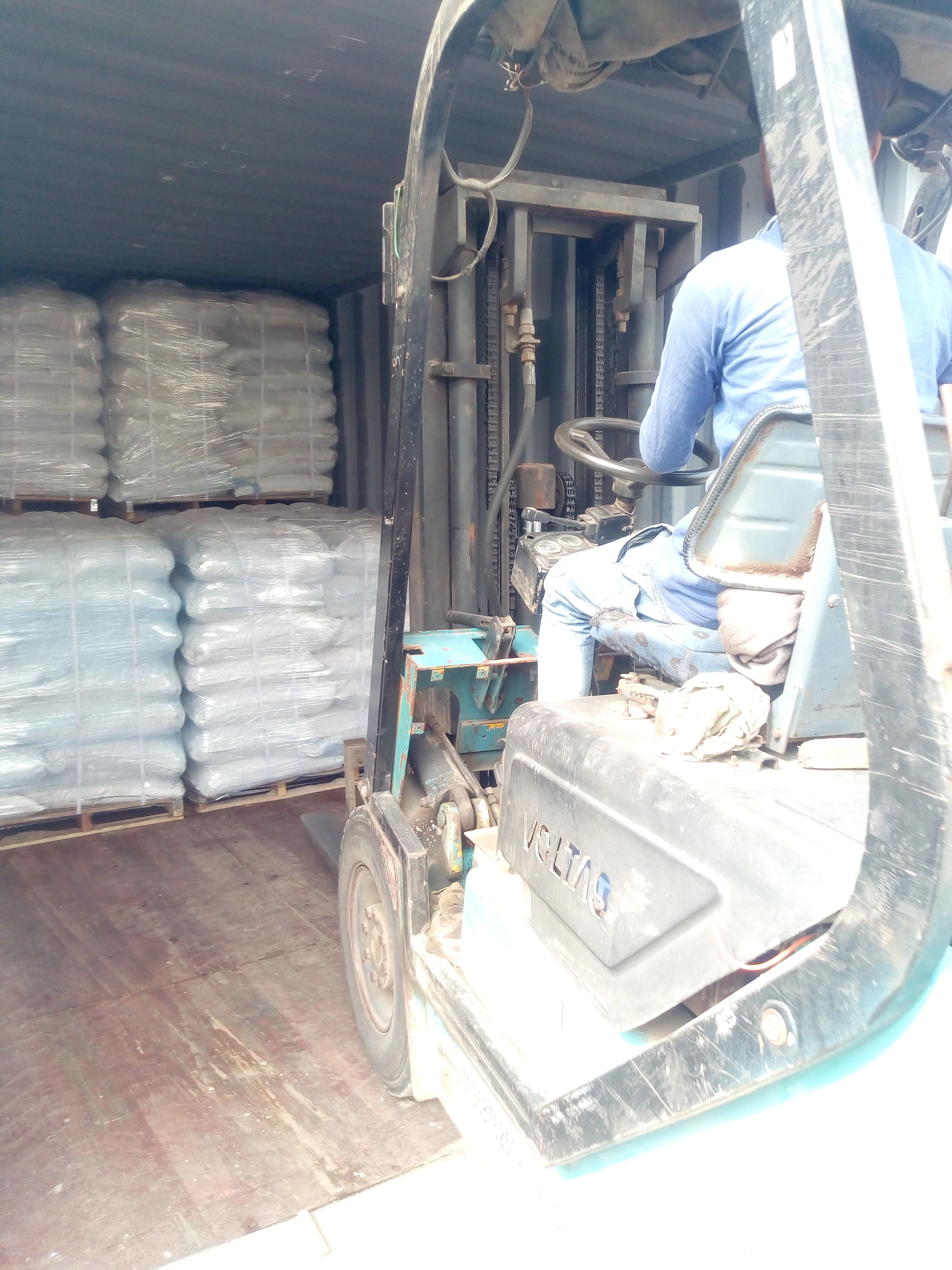 Indian leading exporter of Quartz Sand in containers used in Glass/Ceramic/Refractory/Chemical/Paint/Artificial Marble Industry