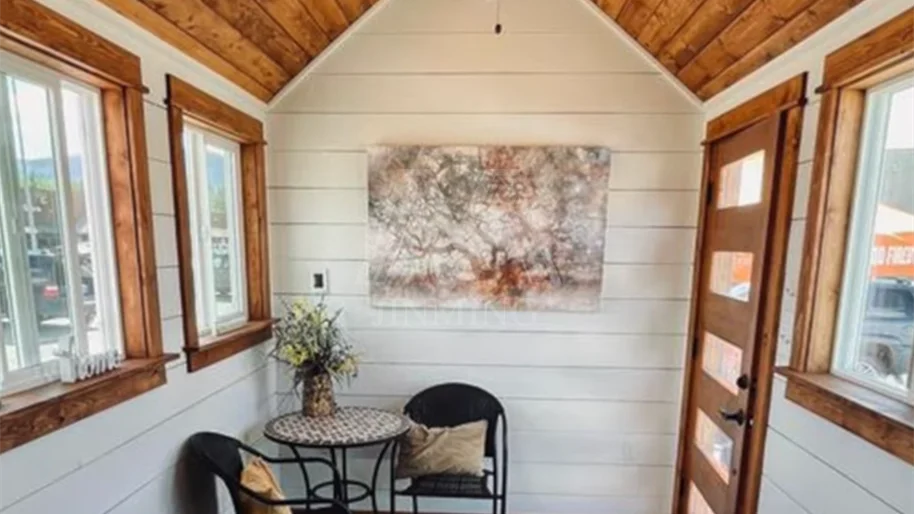 Trailer houses Luxury Container House On Wheels