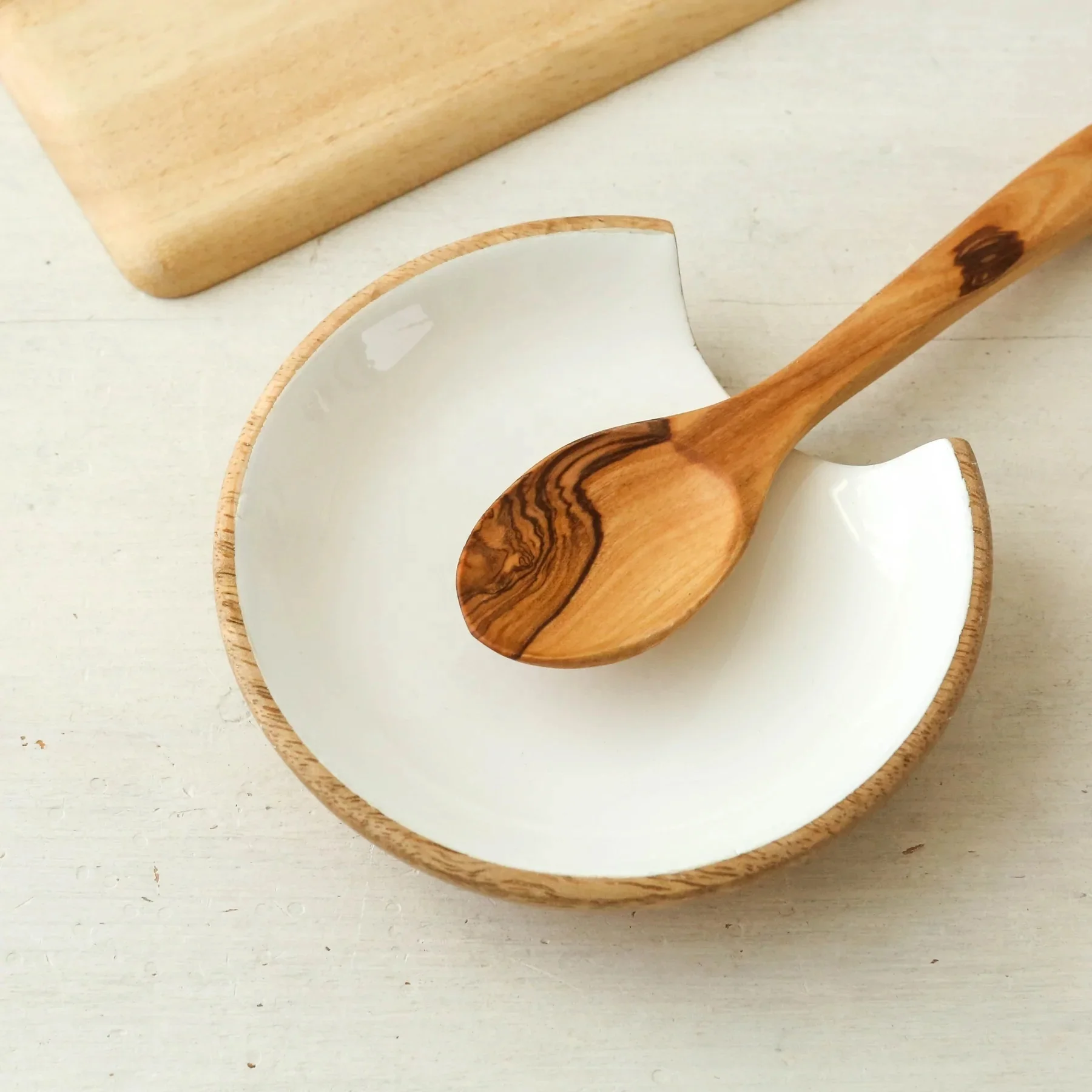 2025 New Arrival Pretty mango wood spoon rest lined with white enamel Spatula Holder for Cooking by ZAM ZAM IMPEX